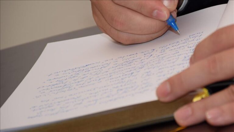 Hulumtimi: 93 për qind e nxënësve në Kosovë përdorin inteligjencën artificiale për detyrat e shtëpisë