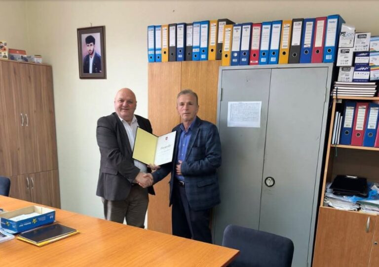 Pensionohet Agim Morina, drejtor i Gjimnazit “Asllan Berisha” në Rogovë