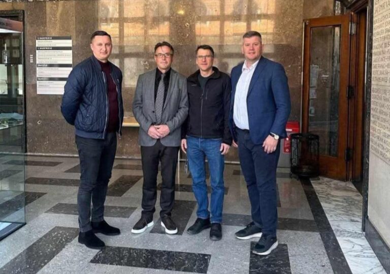 Profesorët mitrovicas nga Fakulteti i Gjeoshkencave priten në Universitetin e Ljubljanës, diskutojnë thellimin e marrëdhënieve