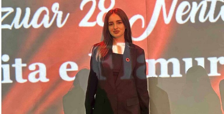 Eliona Isufi, kryetare e Këshillit të nxënësve në Gjimnazin “Naim Frashëri” në Shtime
