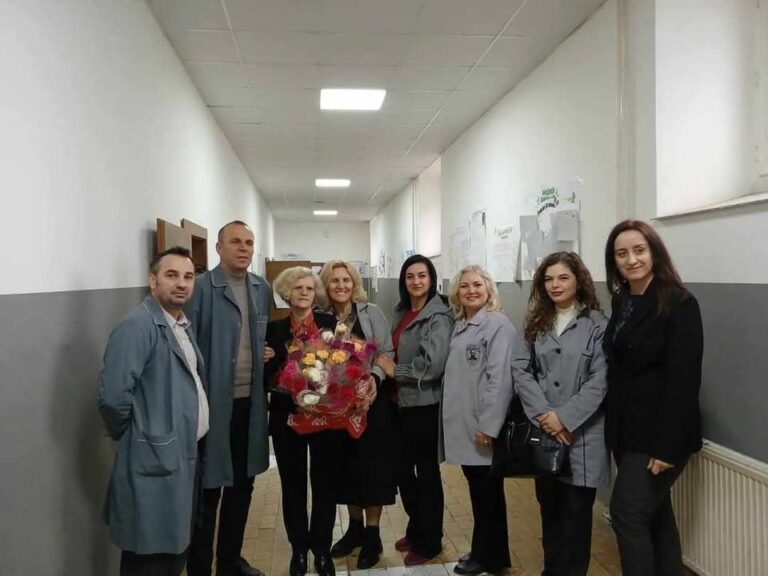 Pensionohet arsimtarja Hanumshahe Rashiti nga Ferizaj – dha kontribut mbi 43-vite në arsim
