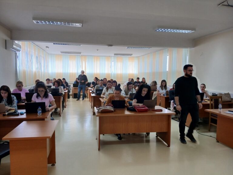 SBASHK mbajti testet për dy grupe të mësimdhënësve në Prishtinë