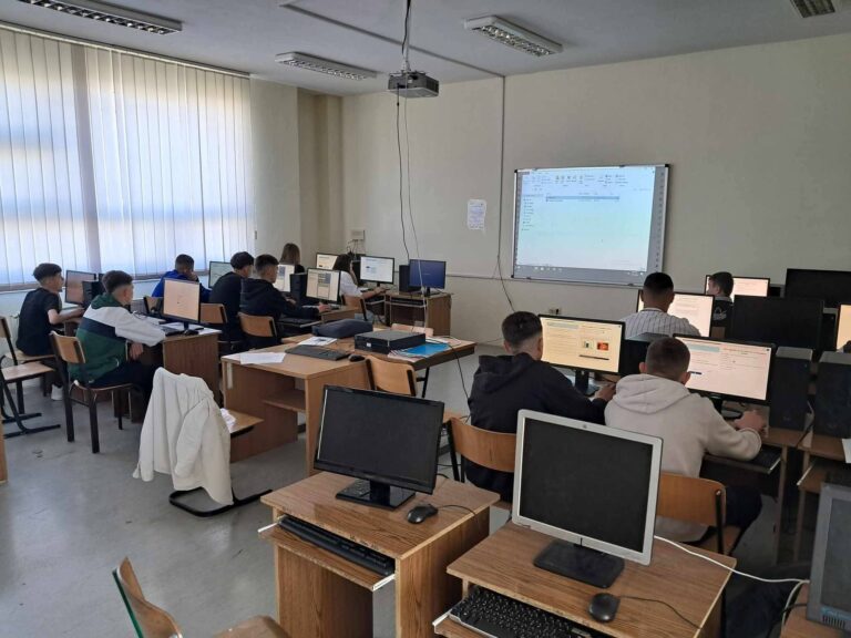 132 nxënës nga Drenasi testohen për PISA 2025