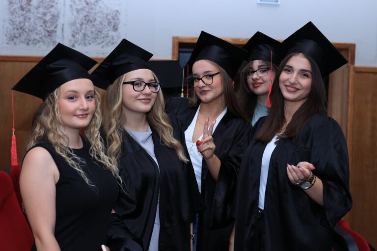 Diplomojnë nxënësit e klasës XII-të, gjenerata 2022/2025 të Gjimnazit “Gjon Buzuku” në Prizren