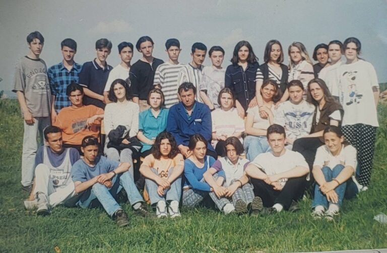 Vazhdimësia e arsimit shqiptar në Kosovë gjatë viteve të represionit (1989–1999)
