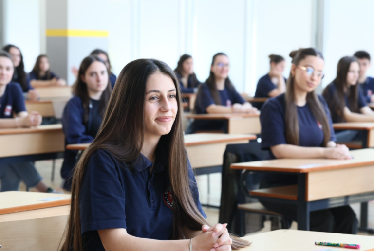 Dalin notat e provimit të maturës për matematikë: Vetëm 166 ekselentë, 673 nuk kalojnë