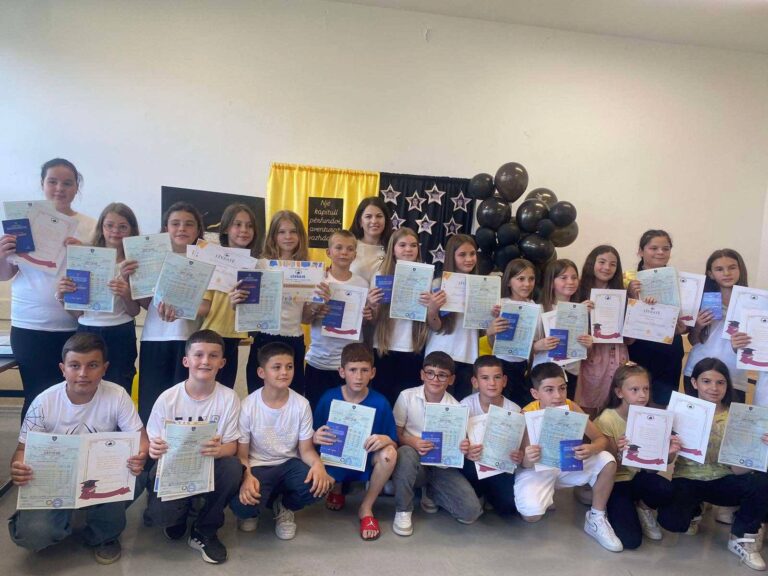 Emocione dhe falënderim nga mësuesja Afërdita Krasniqi në përmbyllje të klasës së pestë