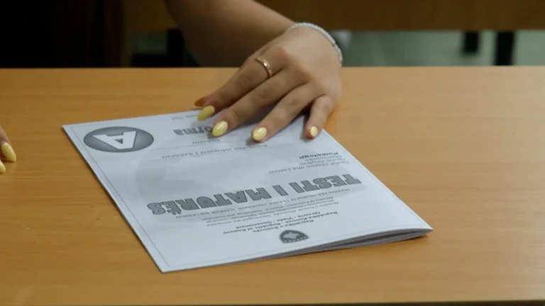 Publikohen modelet e testeve për Maturën Shtetërore 2026