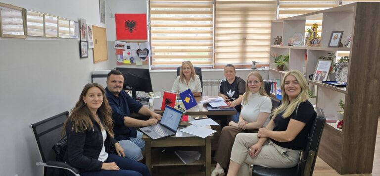 Shkolla “Mustafa Bakiu” në Prizren dorëzon në DKA raportin e Vlerësimit të Brendshëm