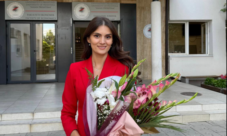 Marigona Geci nga Llausha e Skenderajt merr titullin doktor shkence në Fakultetin Ekonomik të UP-së