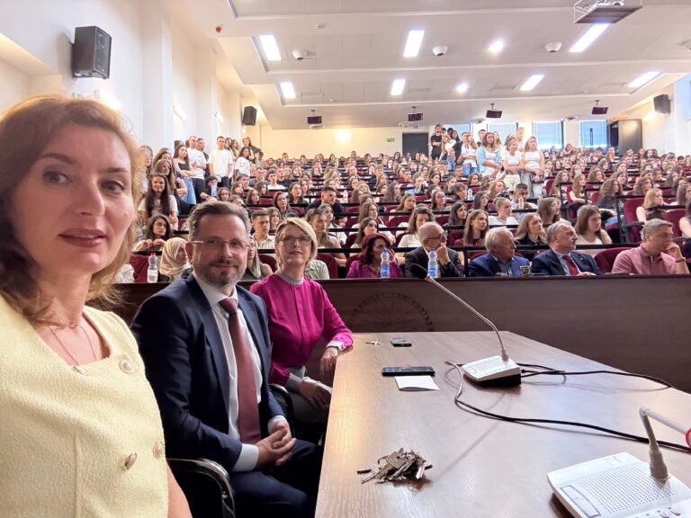 Mbahet ceremonia solemne – Fakulteti i Mjekësisë mirëpret 462 studentë të rinj