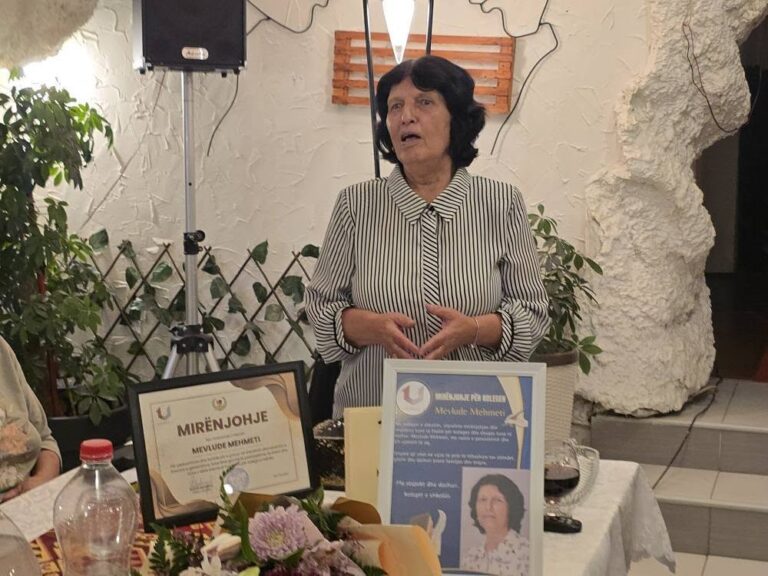 Pensionohet mësuesja Mevlude Mehmeti nga Vushtrria