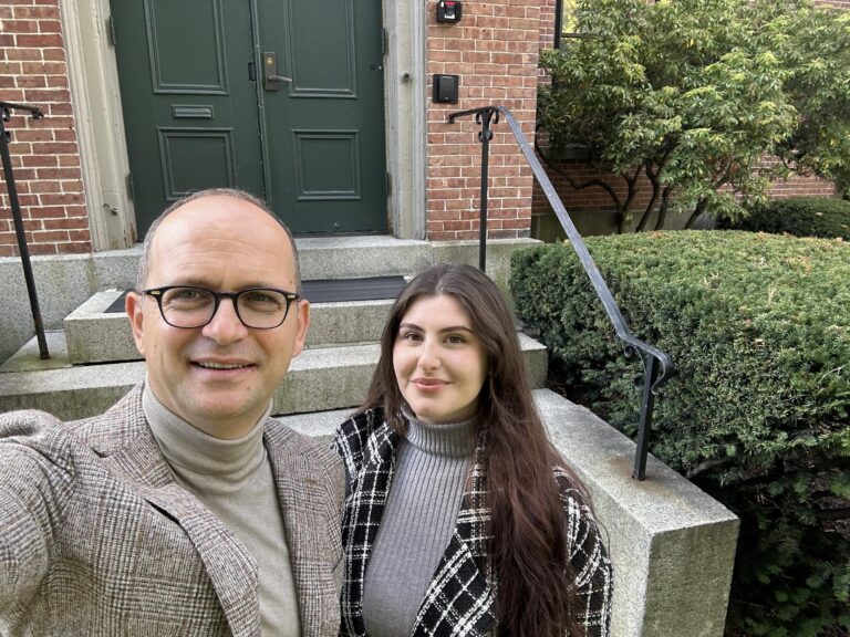 Jonada Shukarasi, vajza shqiptare që po shkëlqen në Universitetin e Harvardit