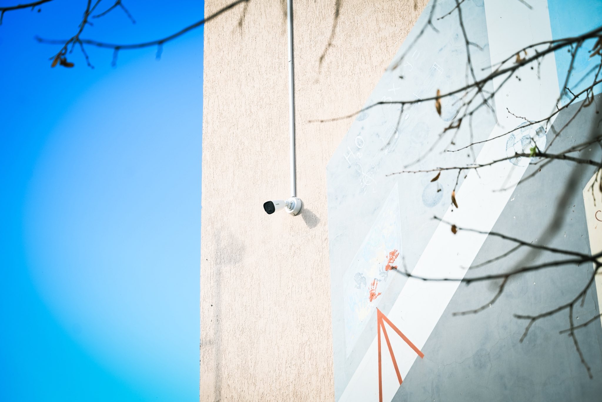 Shkollat e Kamenicës pajisen me kamera dhe sistem të evidentimit të vijueshmërisë së nxënësve 6 kamera1