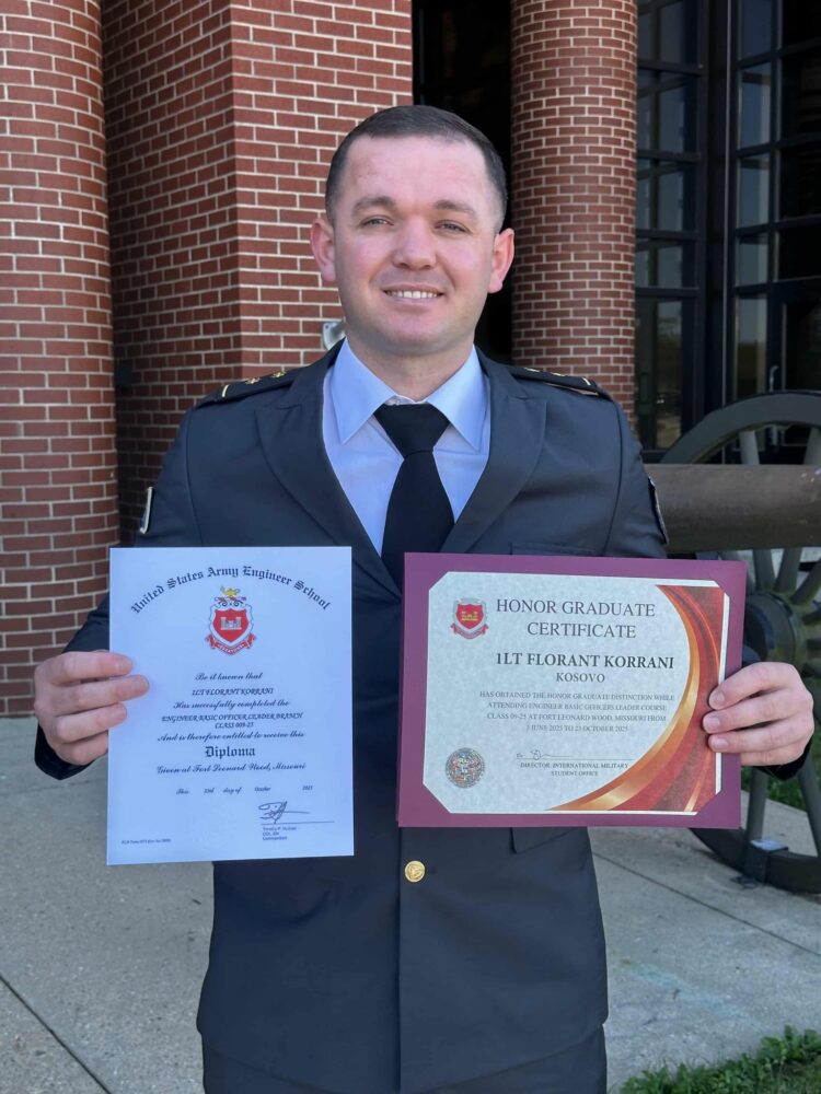 Oficeri i FSK-së, Florent Korrani diplomon në ShBA 4 oficeri fsk2 750x1000 1