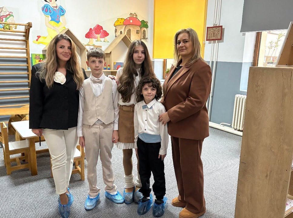 Zemra të vogla, vepra të mëdha: Humanizmi i tre fëmijëve nga Peja që po prek Kosovën 6 1 6