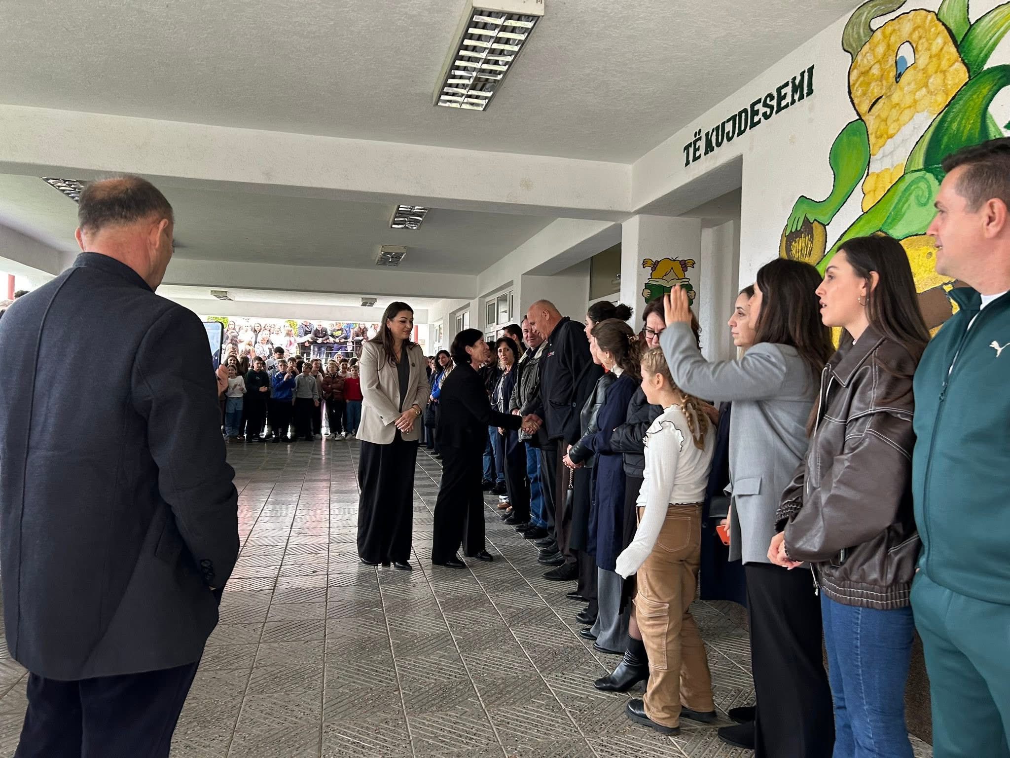 Pensionohet mësimdhënësja Xheve Berisha nga Istogu 6 2 3