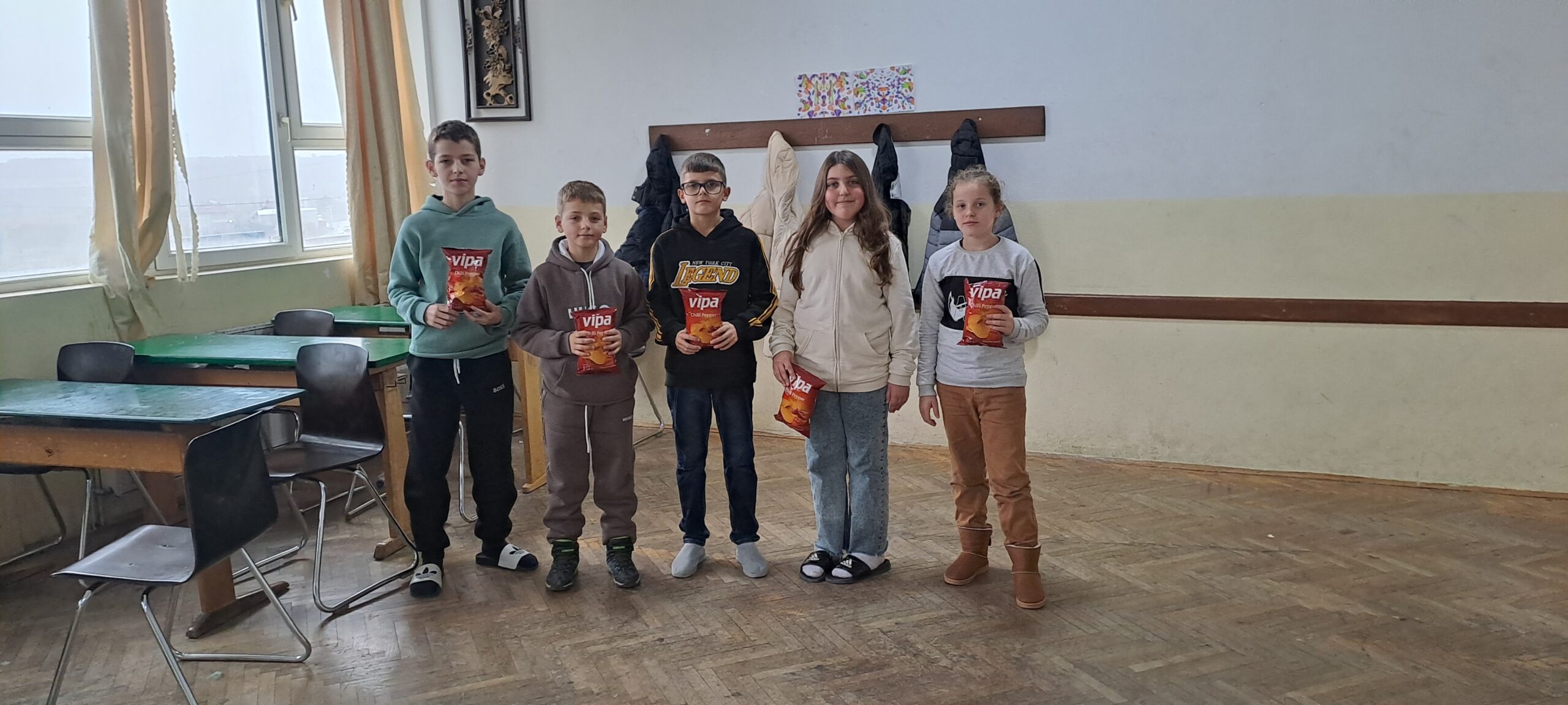 Festat e Nëntorit nisin me gëzim: Vipa Chips sjell buzëqeshje për rreth 100 nxënës në Balincë të Malishevës 26 20251118 133212 scaled