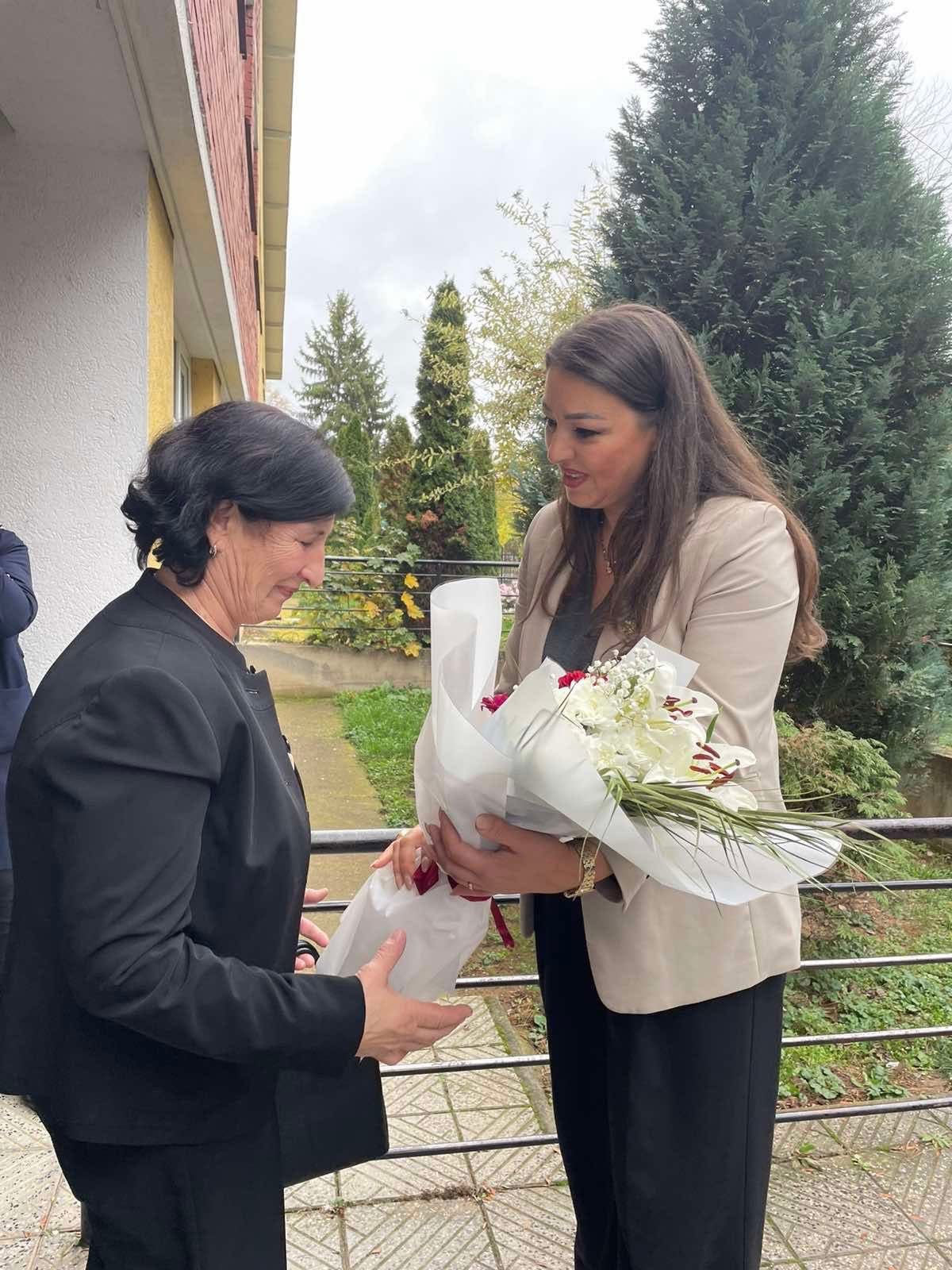 Pensionohet mësimdhënësja Xheve Berisha nga Istogu 8 4 1