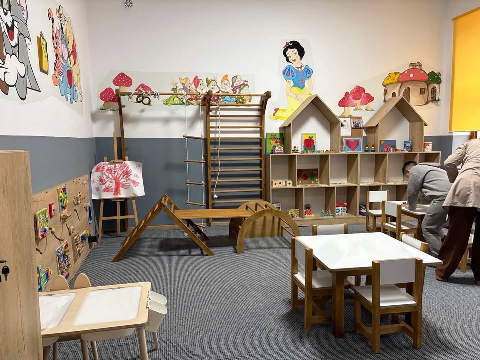 Zemra të vogla, vepra të mëdha: Humanizmi i tre fëmijëve nga Peja që po prek Kosovën 10 5 5