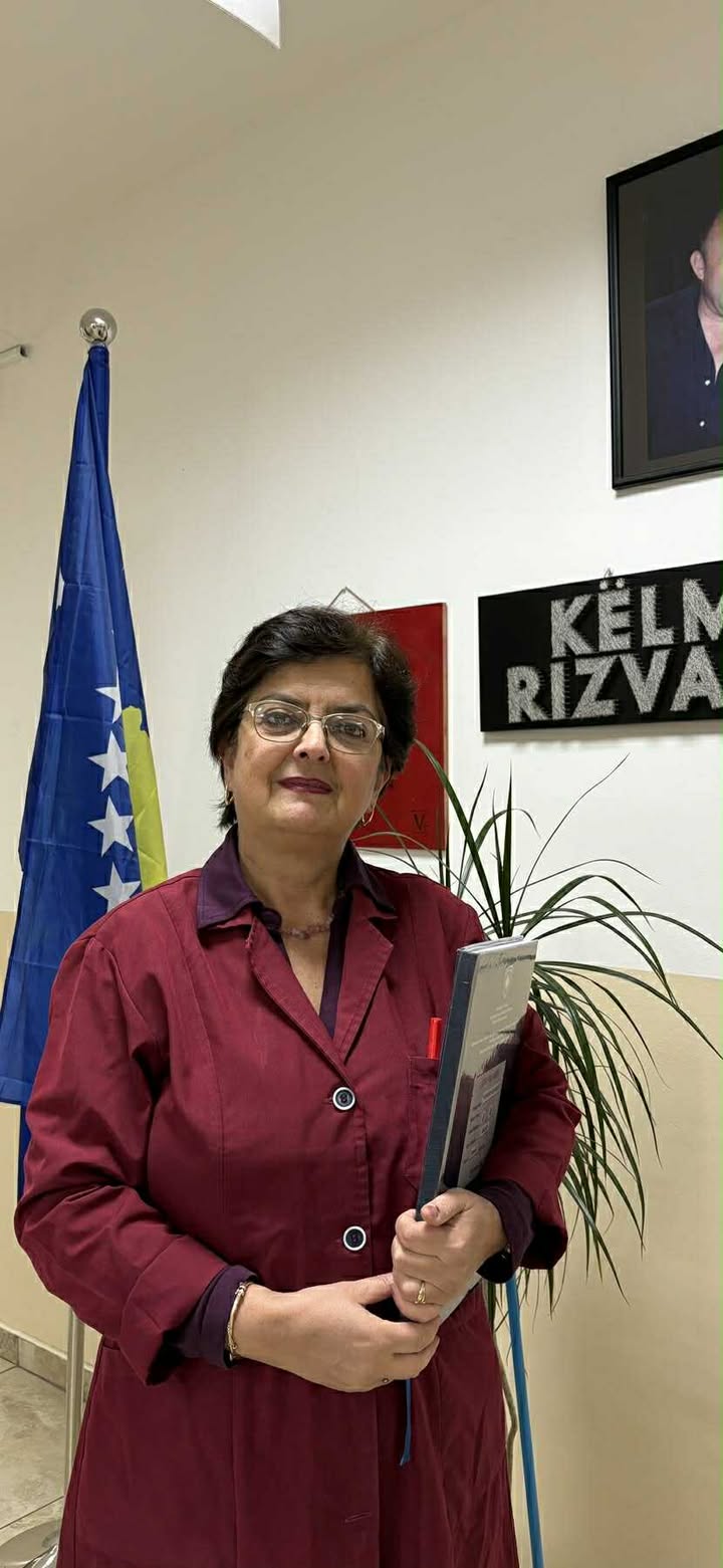 INTERVISTË| Mësuesja Venera Caka: E kapa ditarin në moshën 22-vjeçare - ëndrra ime u bë realitet 2 579632722 840600831716817 8405221527193316870 n