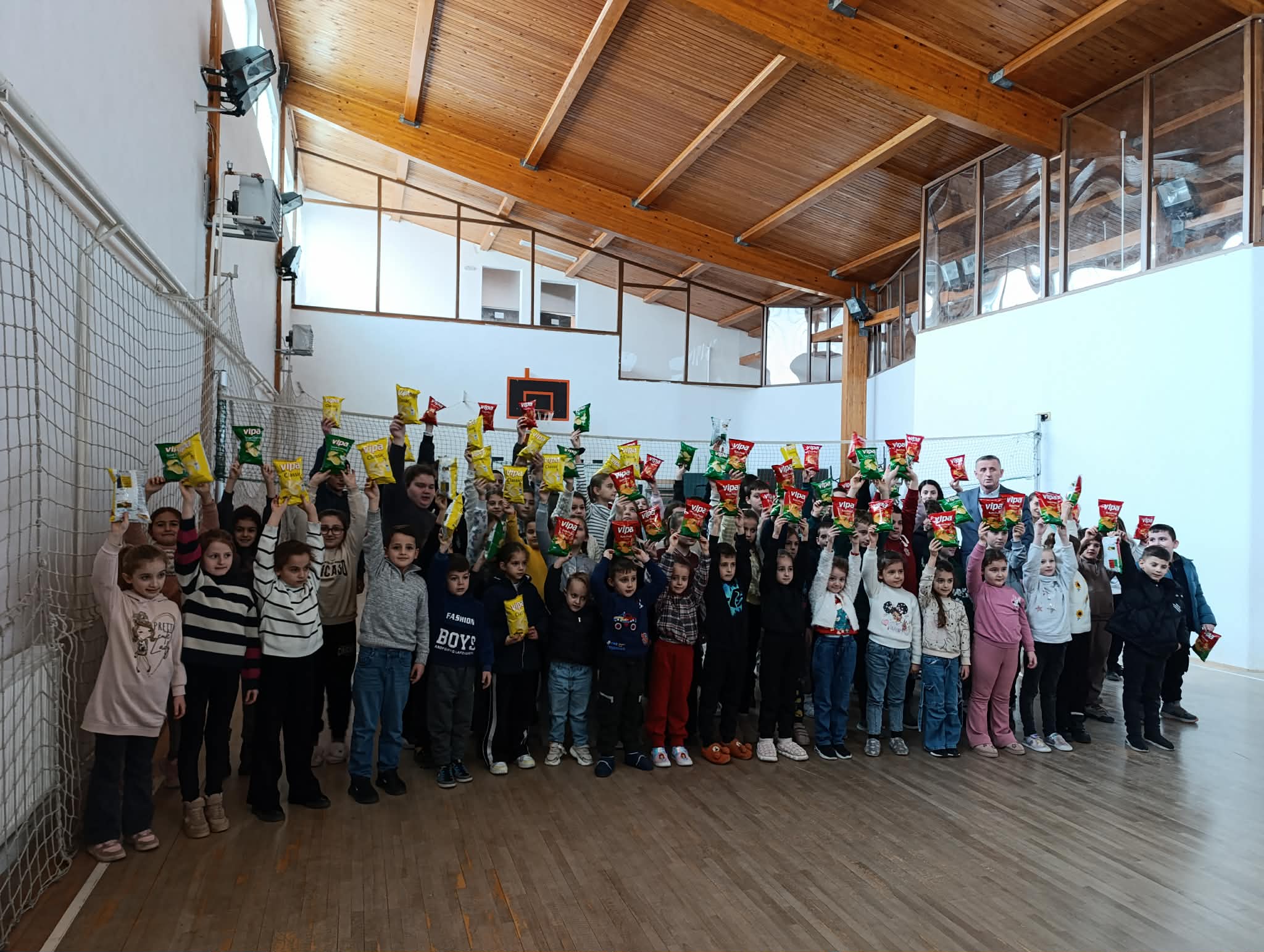 Vipa Chips gëzon për fundvit nxënësit e shkollës “Osman Rama” në Çabër të Zubin Potokut 9 4