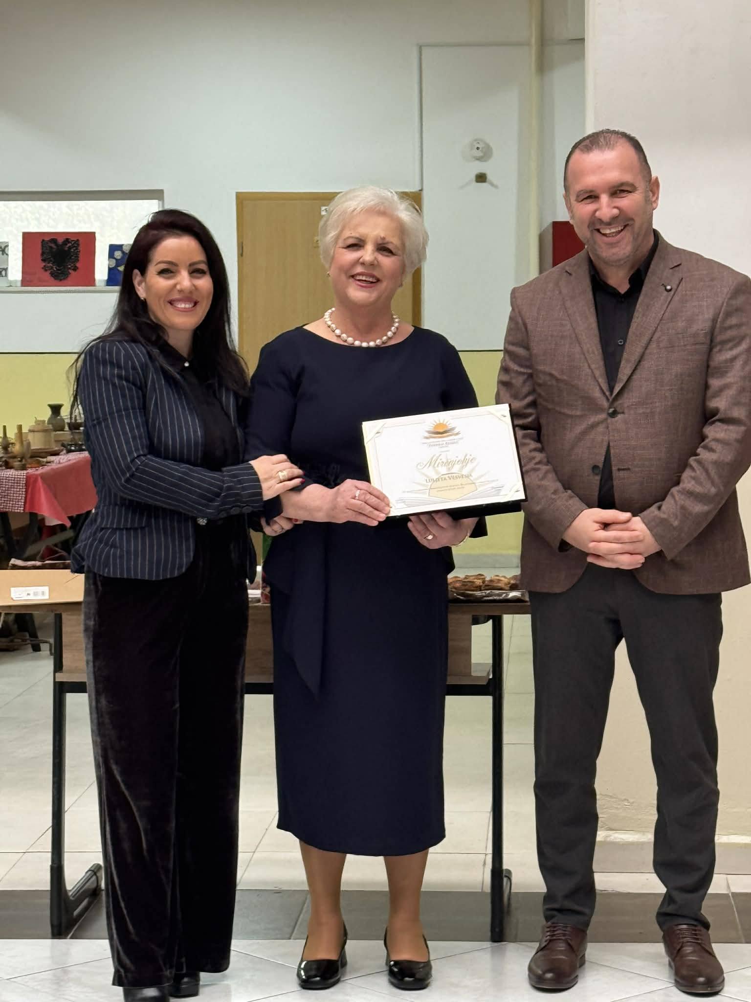 Pensionohet mësimdhënësja Luljeta Vesvesja nga Gjakova 2 598355158 1746742820114585 8396029896846891645 n