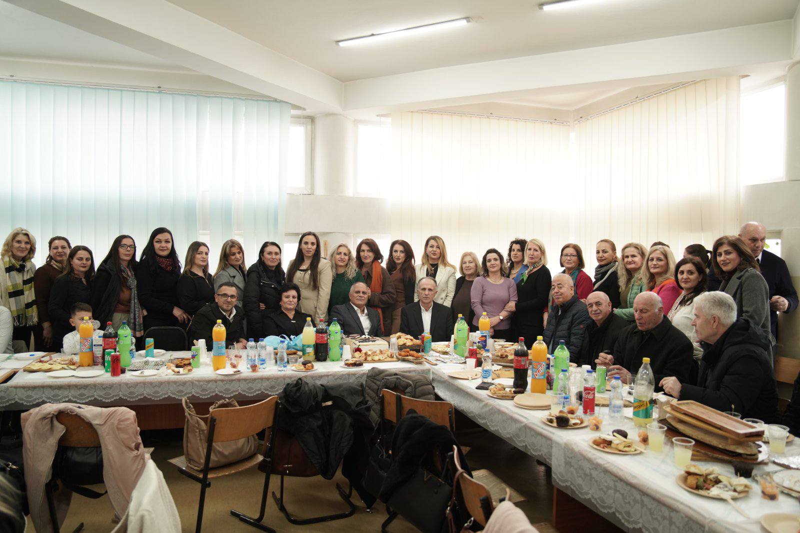 Pensionohet arsimtari Jakup Murati nga Ferizaj pas 42-vitesh kontribut në arsim 7 598793162 1358596546061749 1193278946296902962 n