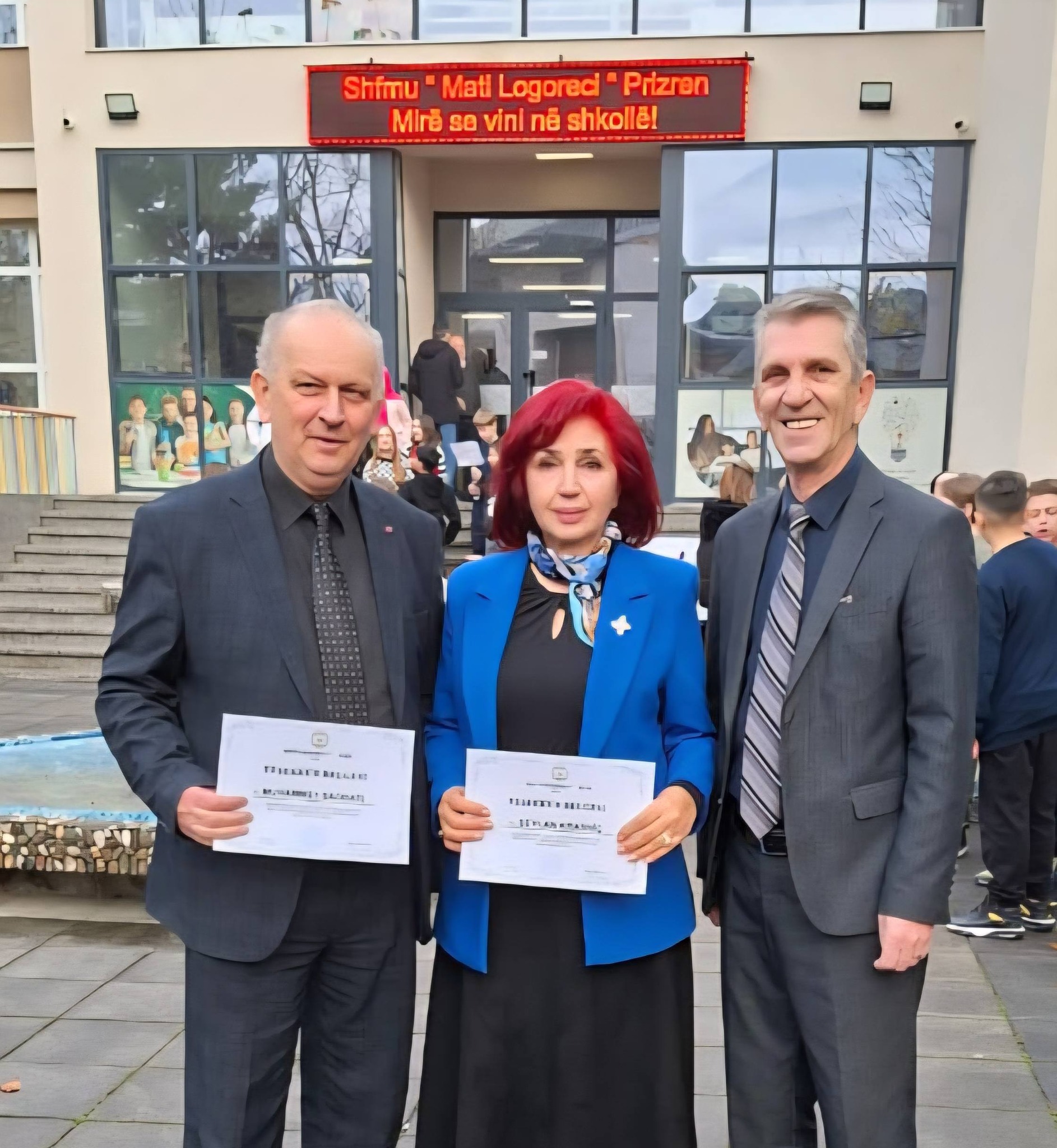 Pensionohen mësimdhënësi i matematikës, Muhamed Sagdati dhe mësimdhënësja, Seylan Krasniç 2 m