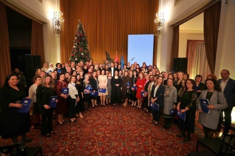 Si përzgjidhen mësuesit e vitit ose ata më të spikaturit?