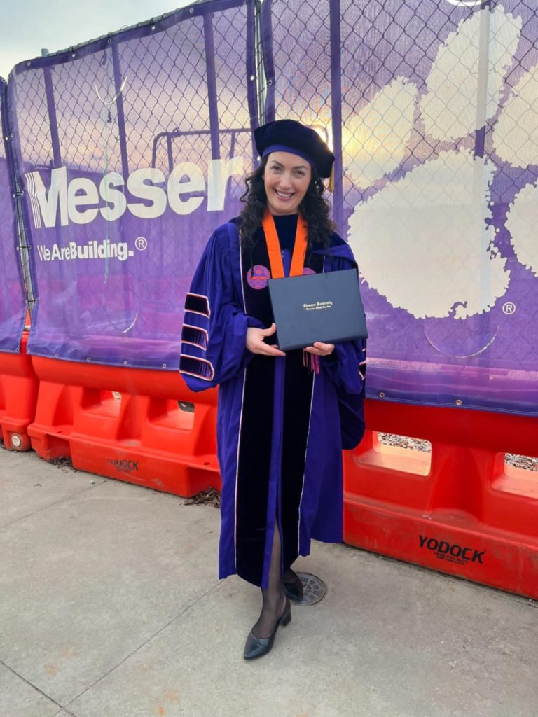 att. j69wdq82xt2w5owf8u ypyxezfplmjgf6mxjkcbd3w 768x1024 1