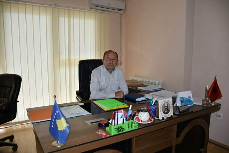 Nga Refki Demaj: Cilat atribute duhet t’i ketë një drejtor shkolle në shkollën moderne?