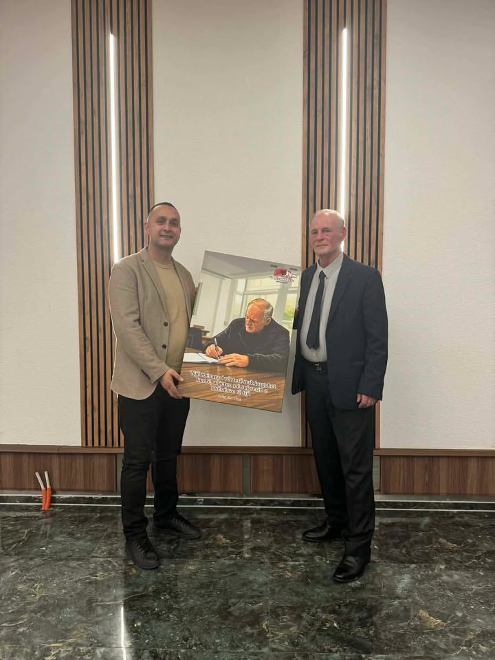 Pensionohet mësimdhënësi Haxhi Ahmeti nga Kralani i Gjakovës 2