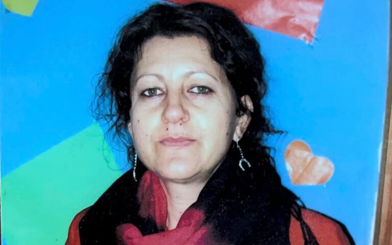 Nga mësuesja Luljeta Limanaj: Mos ma përbaltni 7 Marsin