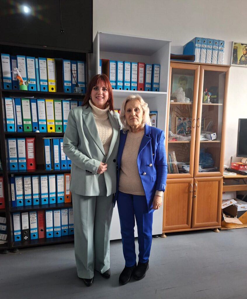 Zjenie Krasniqi zgjidhet mësuese e dalluar në shkollën "Katër Dëshmorët", në Ratkoc 2 rr