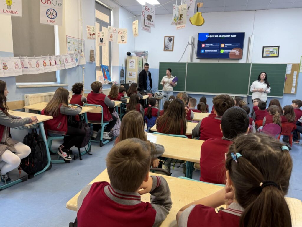 19d93ce7 9748 4028 b70c 434caee44991