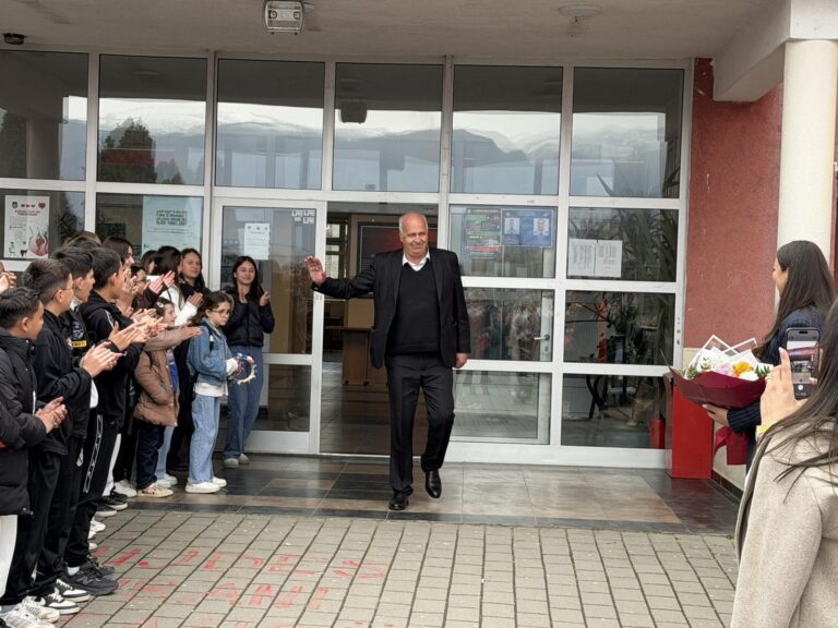 Pensionohet arsimtari Tefik Osmanaj nga Istogu