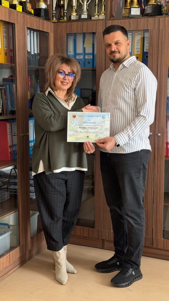 Ramiz Parduzi, shpallet mësimdhënës i dalluar i shkollës "Shmu2" në Vushtrri 2 645659879 1315928947011707 4993043906428890533 n
