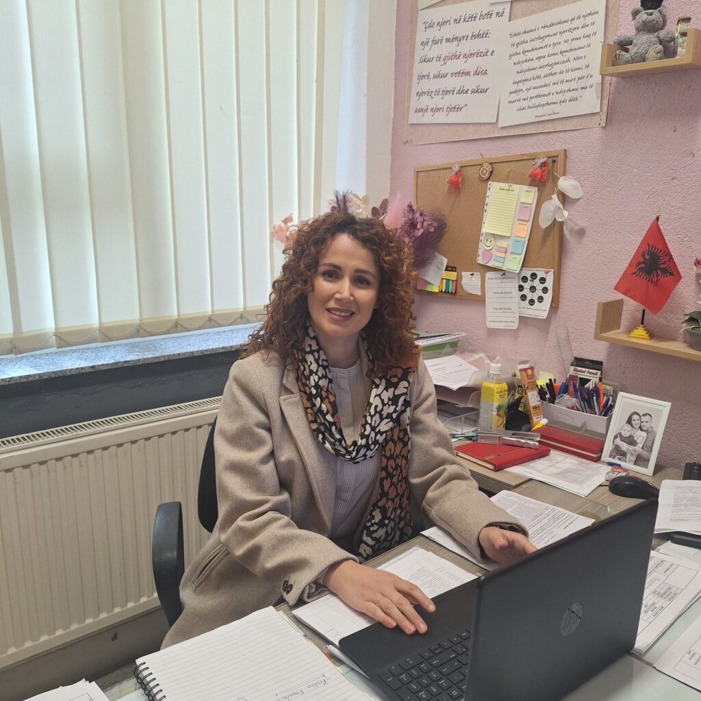 Pedagogia që po ndryshon arsimin: Historia frymëzuese e Mirushe Krasniqi-Buzhalës 2 653859661 4077794105697280 7287430353700282576 n