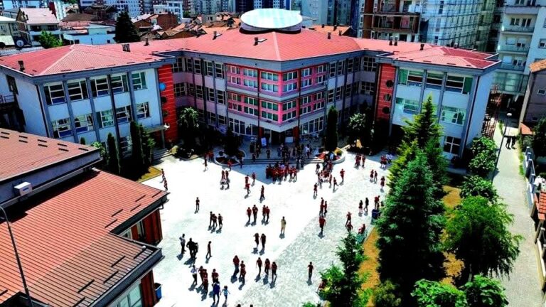 Shkolla “Emin Duraku” në Prizren apel për ndihmë për nxënësin që ka nevojë për trajtim mjekësor