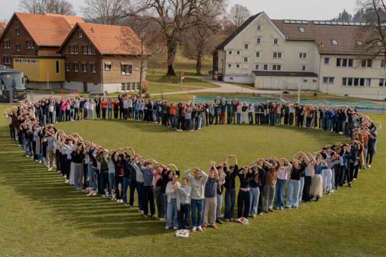 Nxënësit e Drenasit përfaqësojnë Kosovën në Forumin Rinor Evropian 2026 në Zvicër