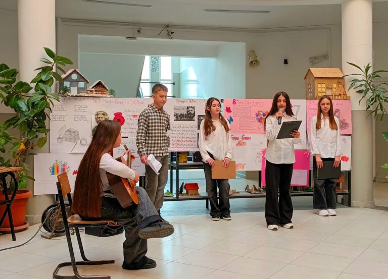 Shkolla “Tefik Çanga” në Ferizaj – orë letrare të veçantë për Ditën e Mësuesit