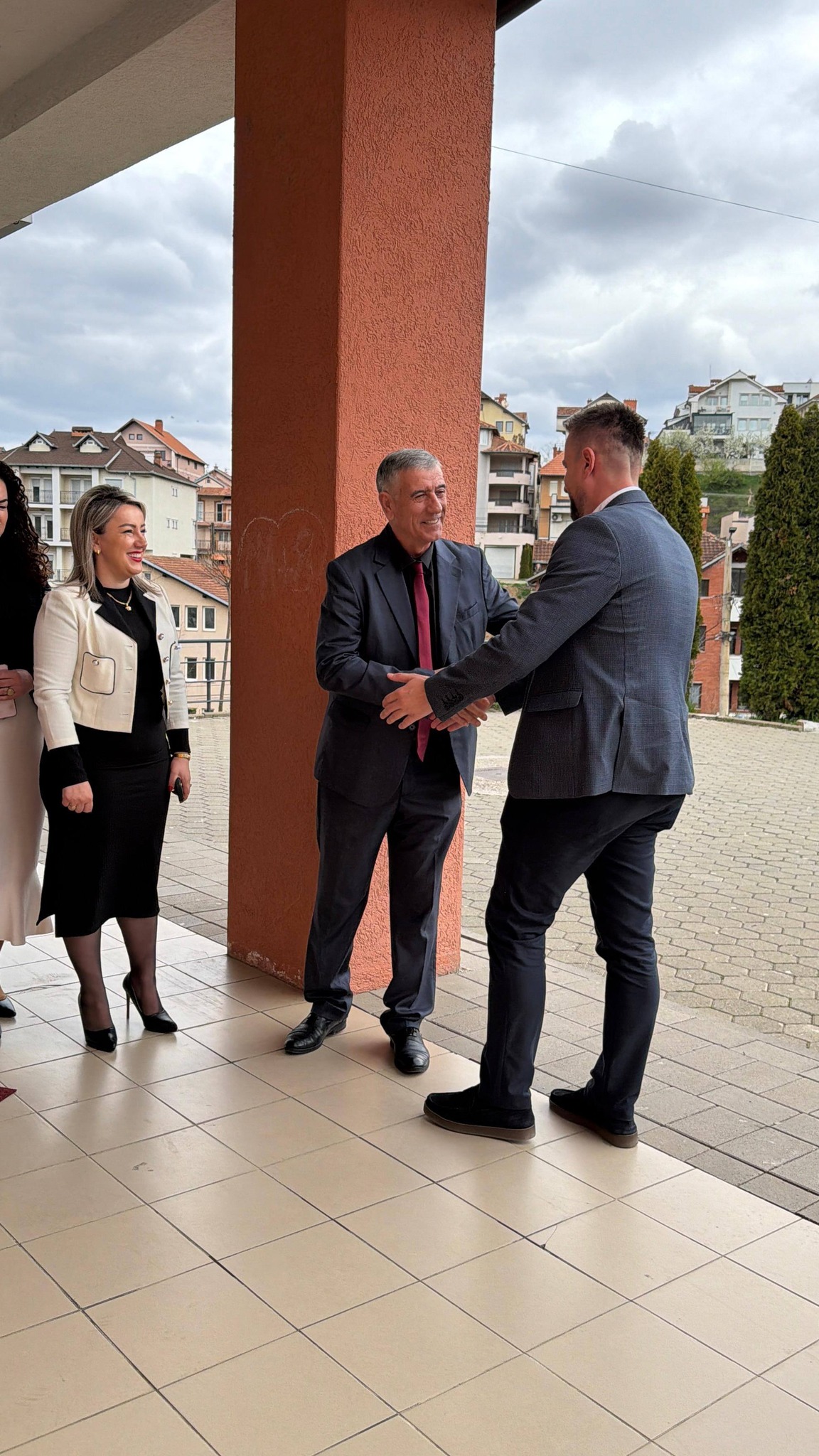 Pensionohet drejtori Xhavit Berisha - pas 42 vitesh kontribut në arsim 6 3 2