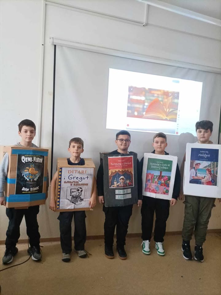 Aktivitet ndërgjegjësues në shkollën “Mihal Grameno”: Nxënësit promovojnë librin dhe përfshirjen 8 661017139 1348770540641990 1162625181434284273 n