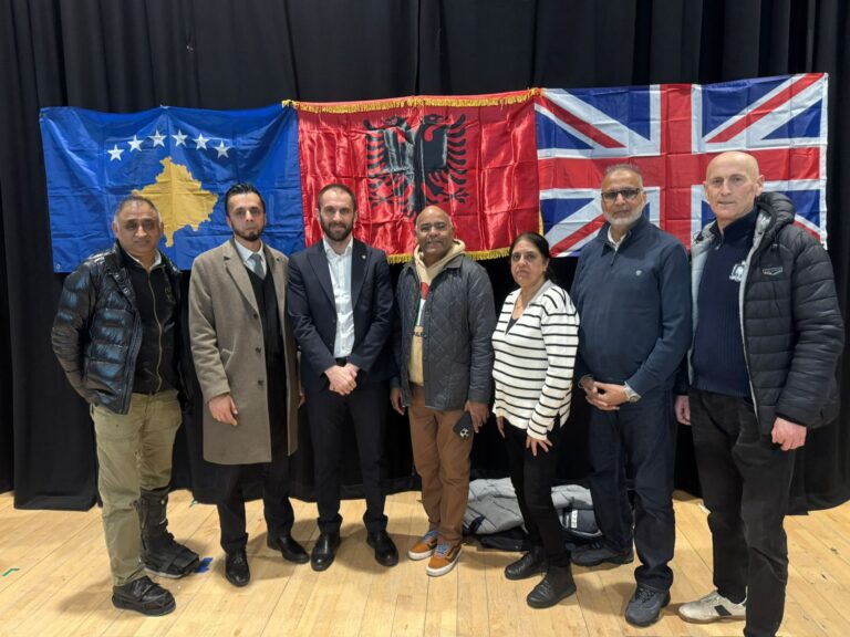 Hapet shkolla e dytë shqipe në Manchester të Anglisë