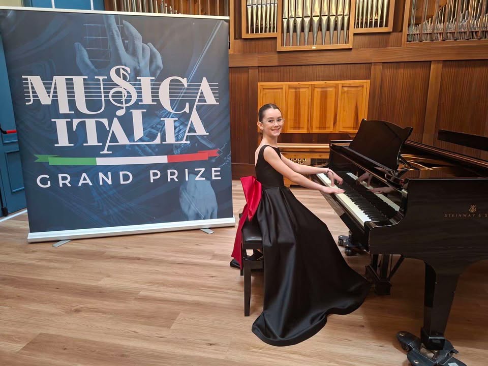Nxënësja Eni Ademi nga Gjilani – fiton çmimin e parë në piano në “Musica Italia Grande Prize” në Itali 4 piaano