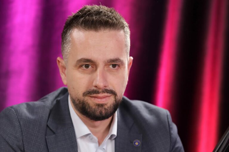 Shahini: Arsimi nuk mund të mbetet më temë e premtimeve të përsëritura