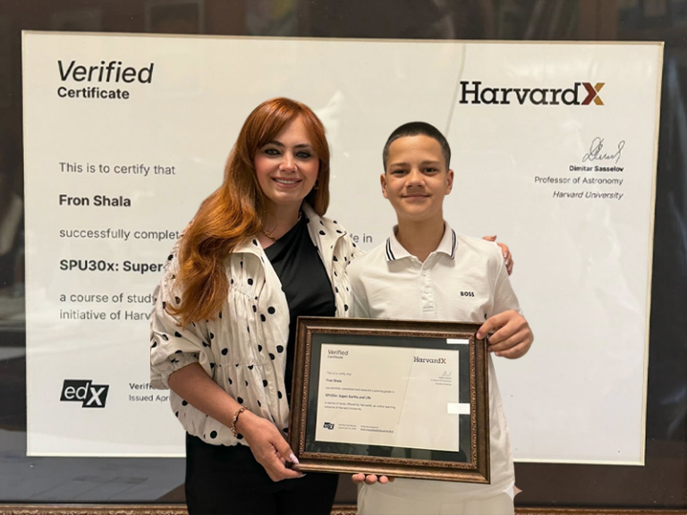 Nxënësi Fron Shala nga Peja certifikohet në shkencat e astronomisë në Universitetin e Harvardit
