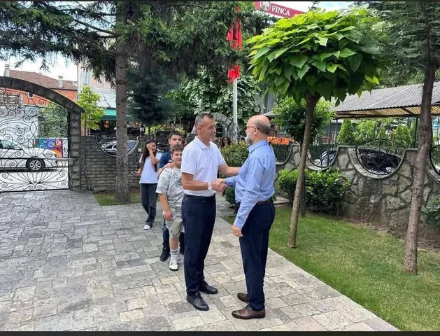 Nxënësit e shkollës “Lidhja e Pejës” vizitojnë Ambasadën e Shqipërisë në Prishtinë, përvojë edukative dhe kulturore 8 718674382 27035944266054995 2172694446421129712 n