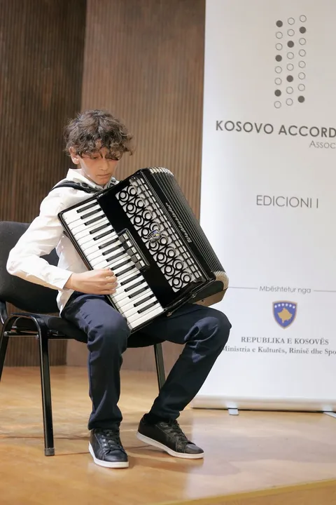 Rejan Lushtaku fiton çmimin absolut me 100 pikë në garat e fizharmonikës 2 rjrj